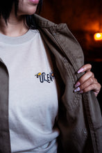 Cargar imagen en el visor de la galería, Playera La Reina
